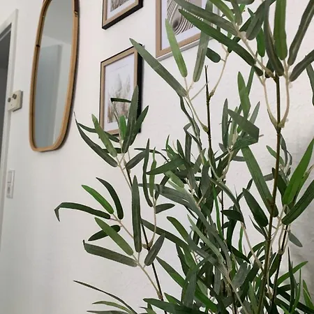 Bright & For 4 Incl Workspace Appartement *