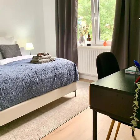 Bright & Central For 4 Incl Workspace Bochum