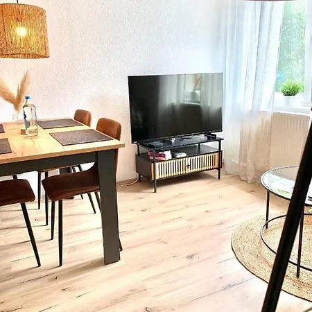 Bright & For 4 Incl Workspace